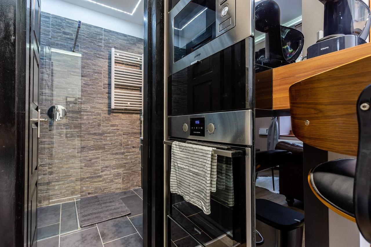 Goldcentral Apartments Akacfa Studios Budapest Luaran gambar